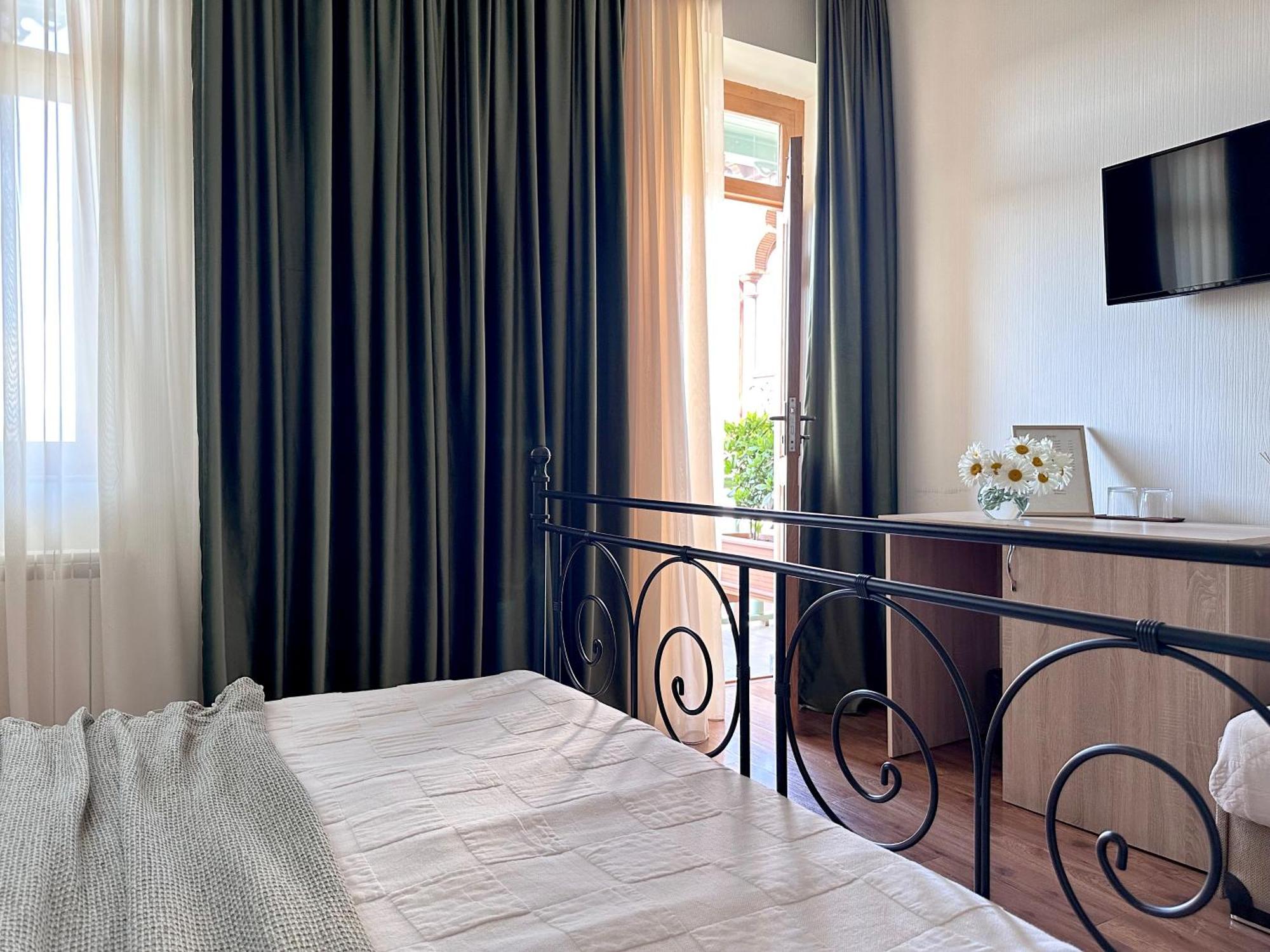 Betlemi Old Town Hotel Тбилиси Экстерьер фото